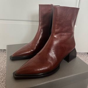 Vagabond Vivian Boots in Chestnut